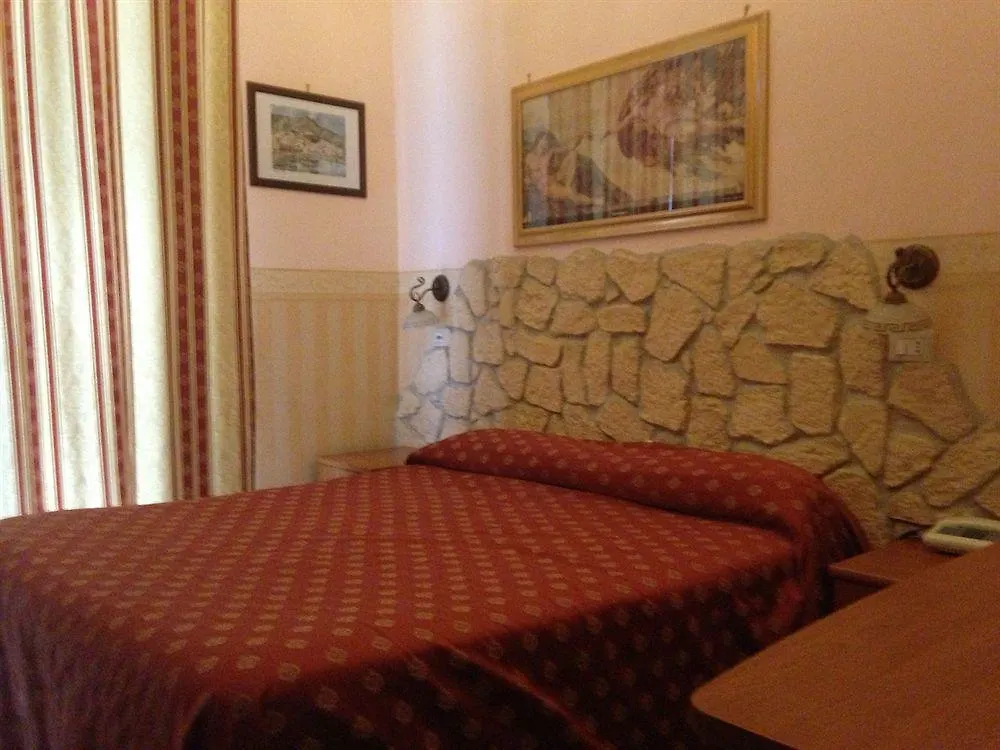 ****  Hotel Des Artistes Νάπολη Ιταλία
