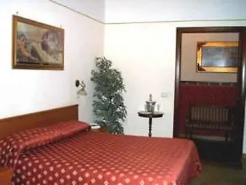 ****  Hotel Des Artistes Naples Italy