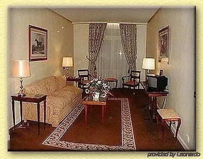 Hotel Des Artistes Naples 4*,  Italy